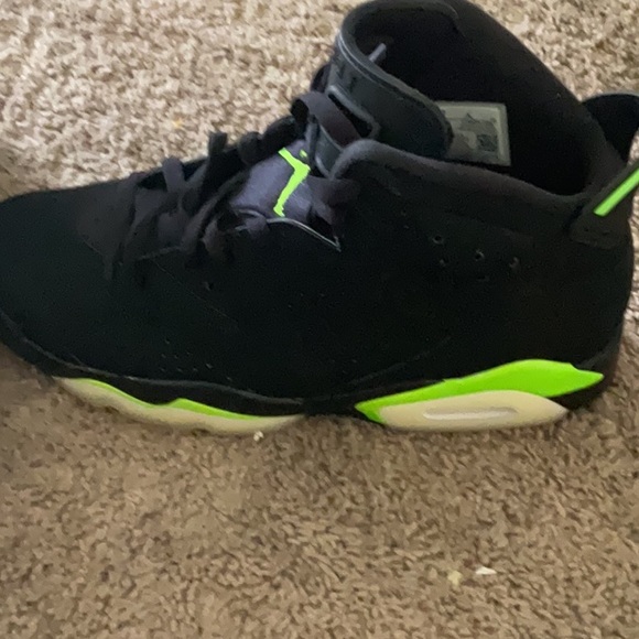 Retro Jordan 6’s Electric Green - Picture 2 of 7